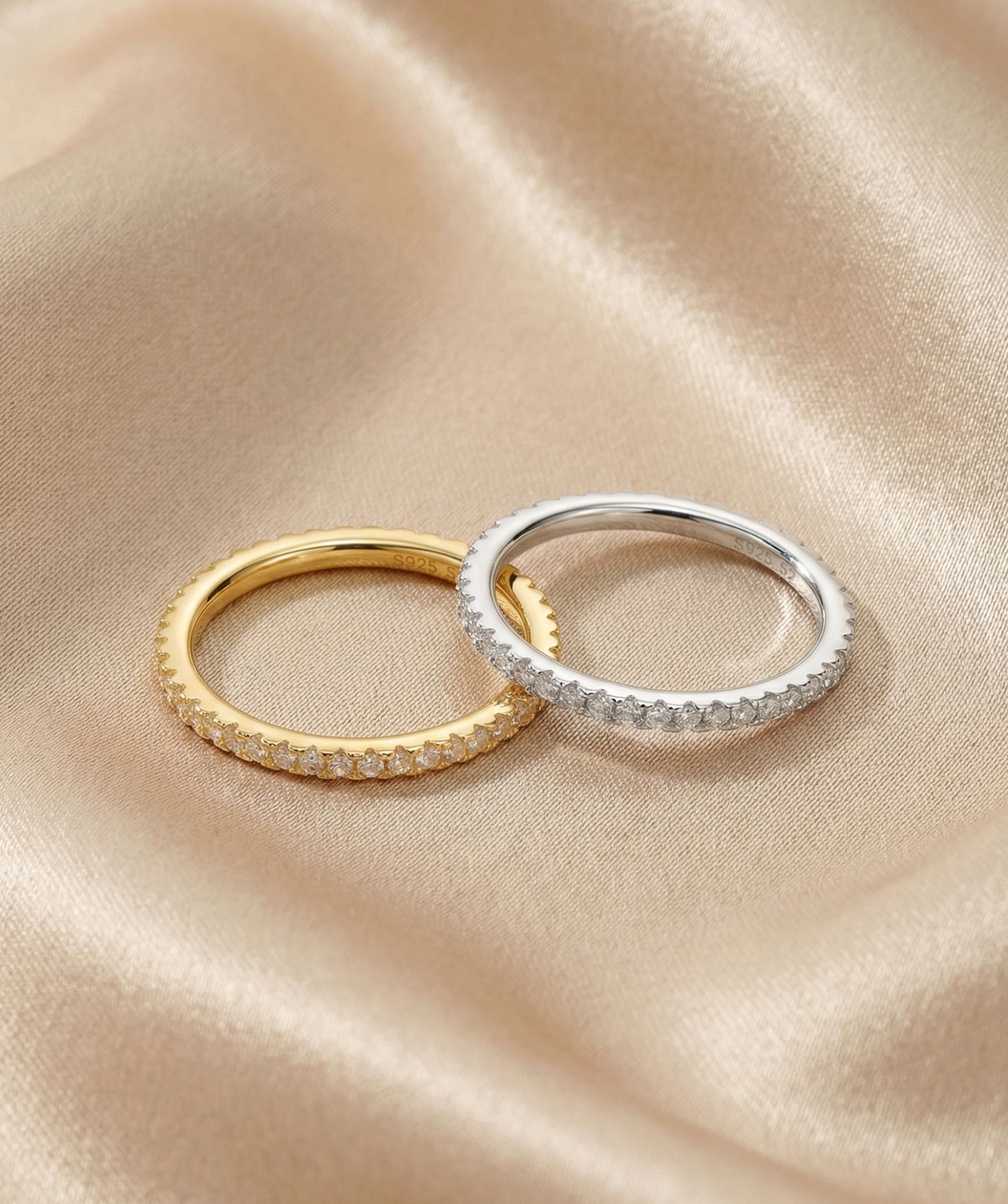 The M Essential Pavé Band