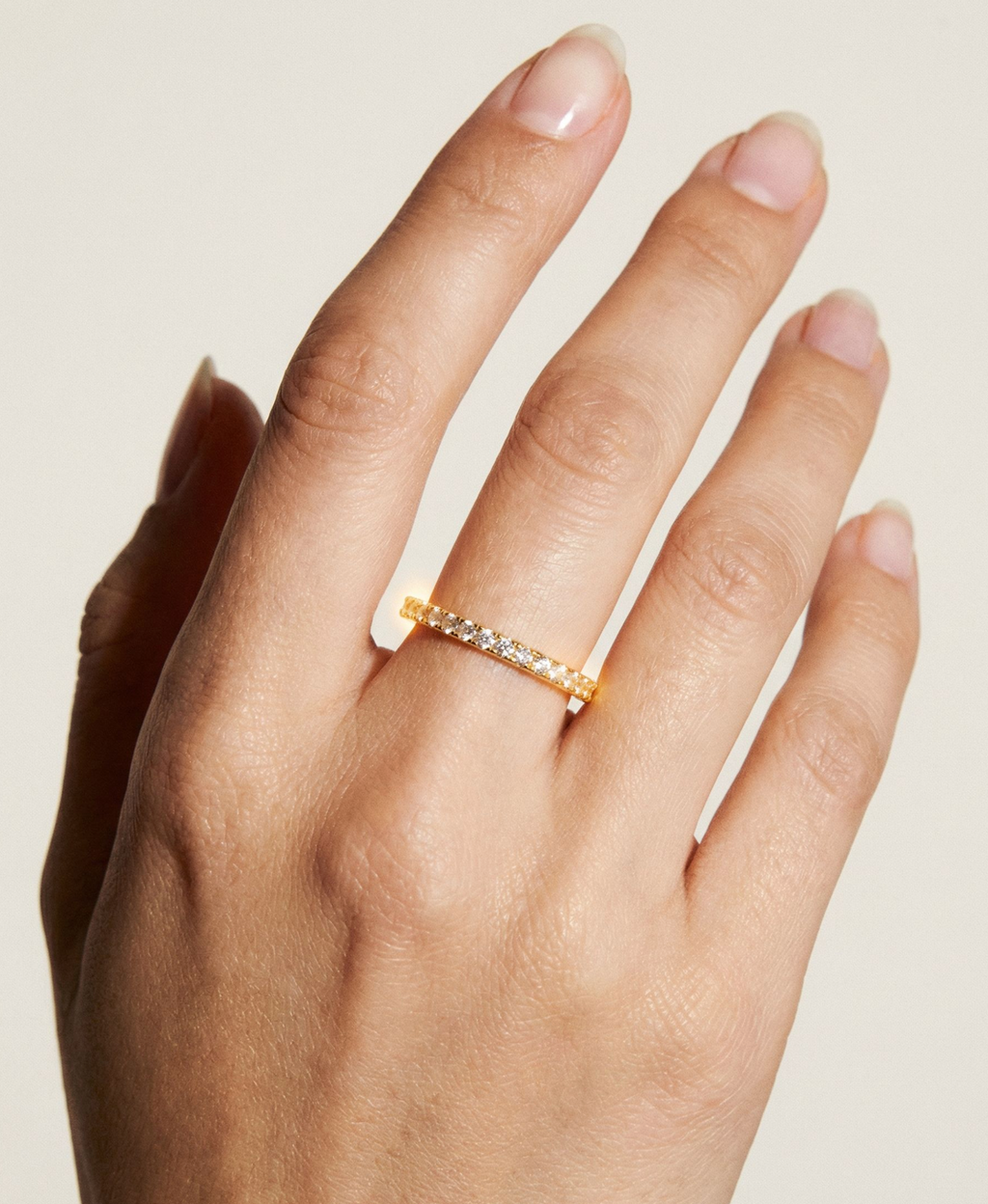 The M Essential Pavé Band